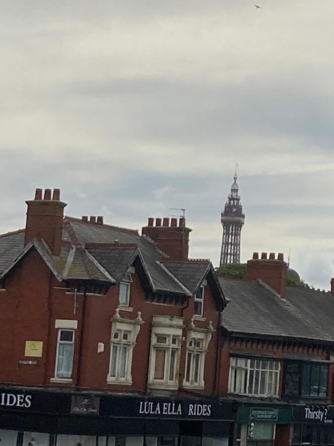 A Wave From It All Blackpool Bagian luar foto
